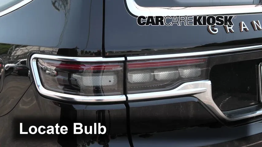 2022 Jeep Grand Wagoneer Series III 6.4L V8 Luces